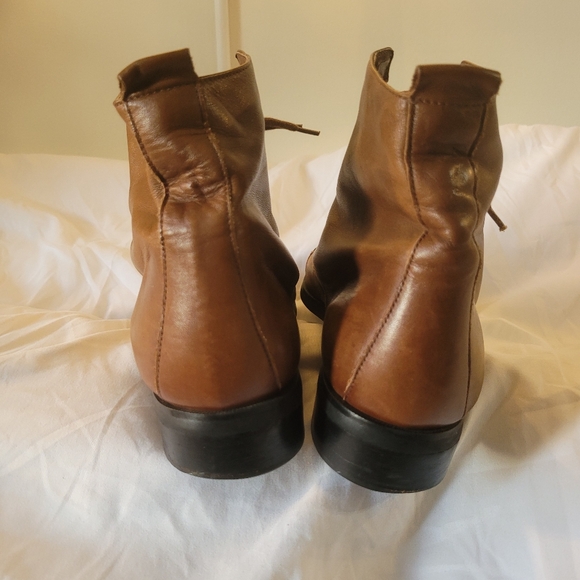 Enzo Angiolini Vintage Tan Leather Laced Up Ankle Boots - Picture 2 of 7